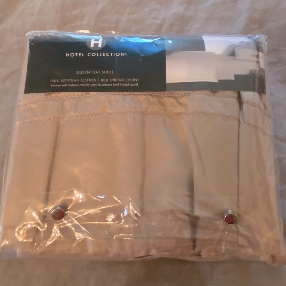 Queen Hotel Collection 800TC flat sheet - Picture 3 of 3